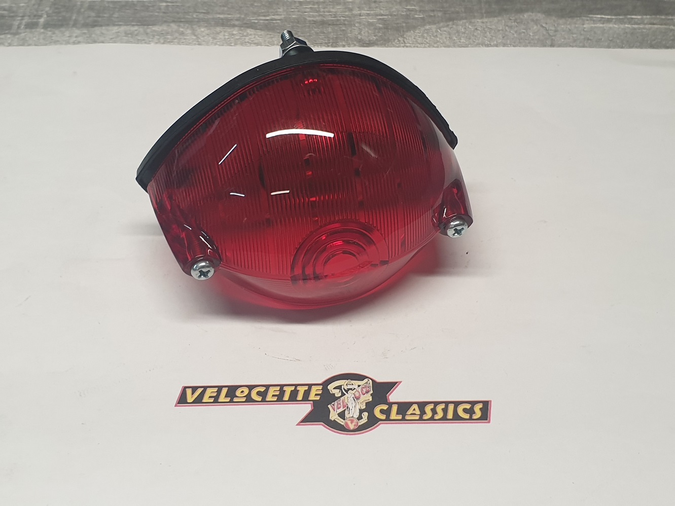 VC162 Lucas 529 rear lamp (1) SMALL.jpg