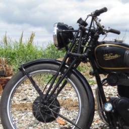 1937 Velocette KSS MkII handlebarr view